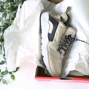 nike air huarache nude